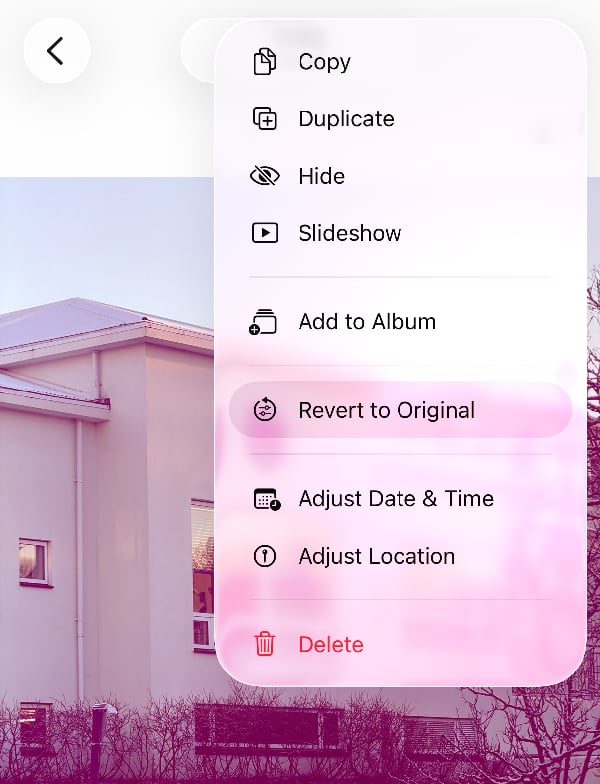 The edit menu in the photos.app on the iPhone