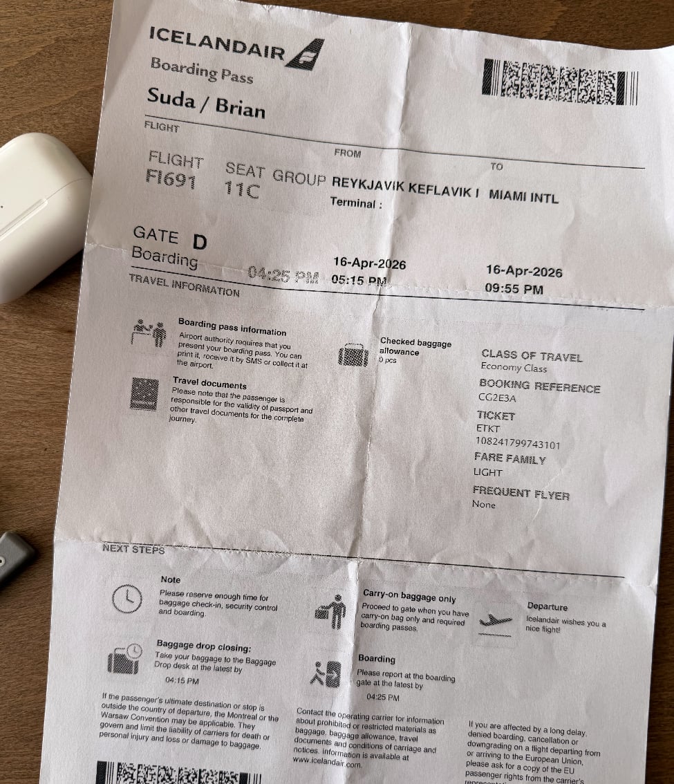02026 Icelandair Boarding pass, very similar to the one we designed in 02007
